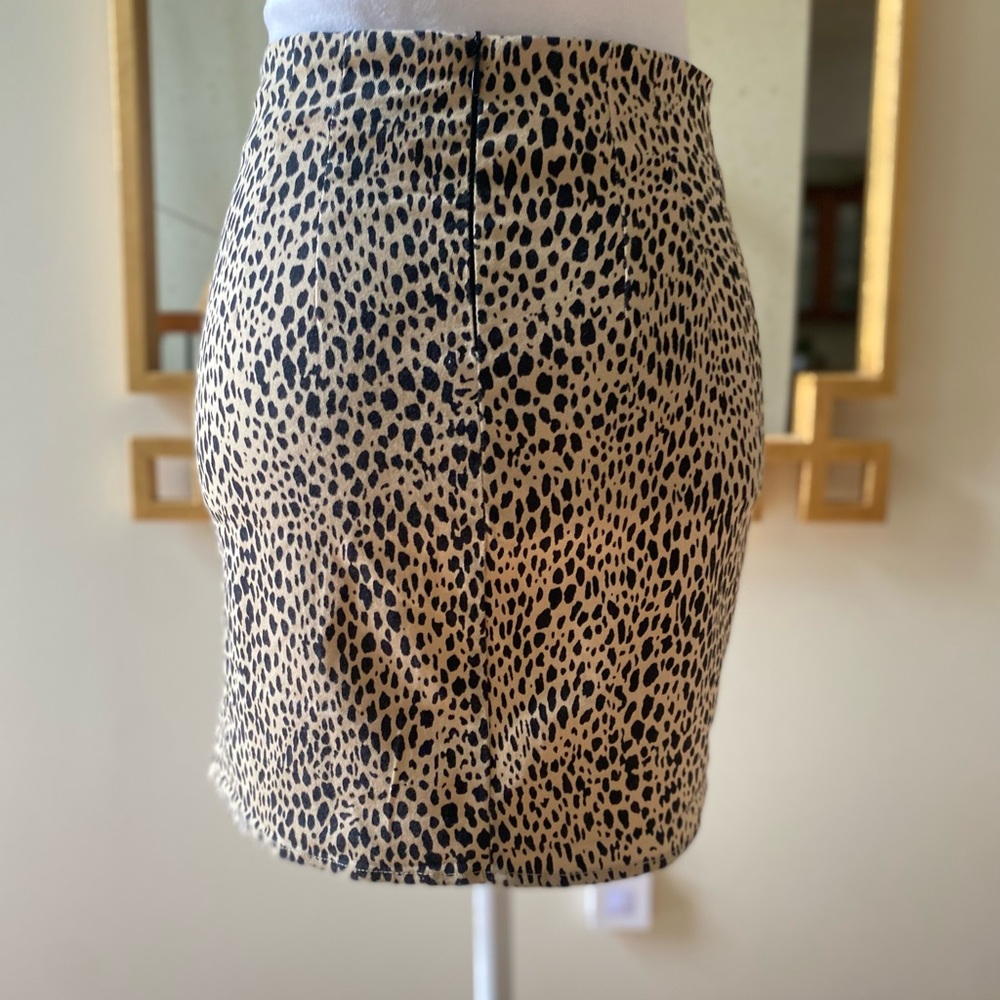 BRANDY MELVILLE Leopard Print Mini Skirt- FITS SIZE Small / Junior 3 - Picture 4 of 11